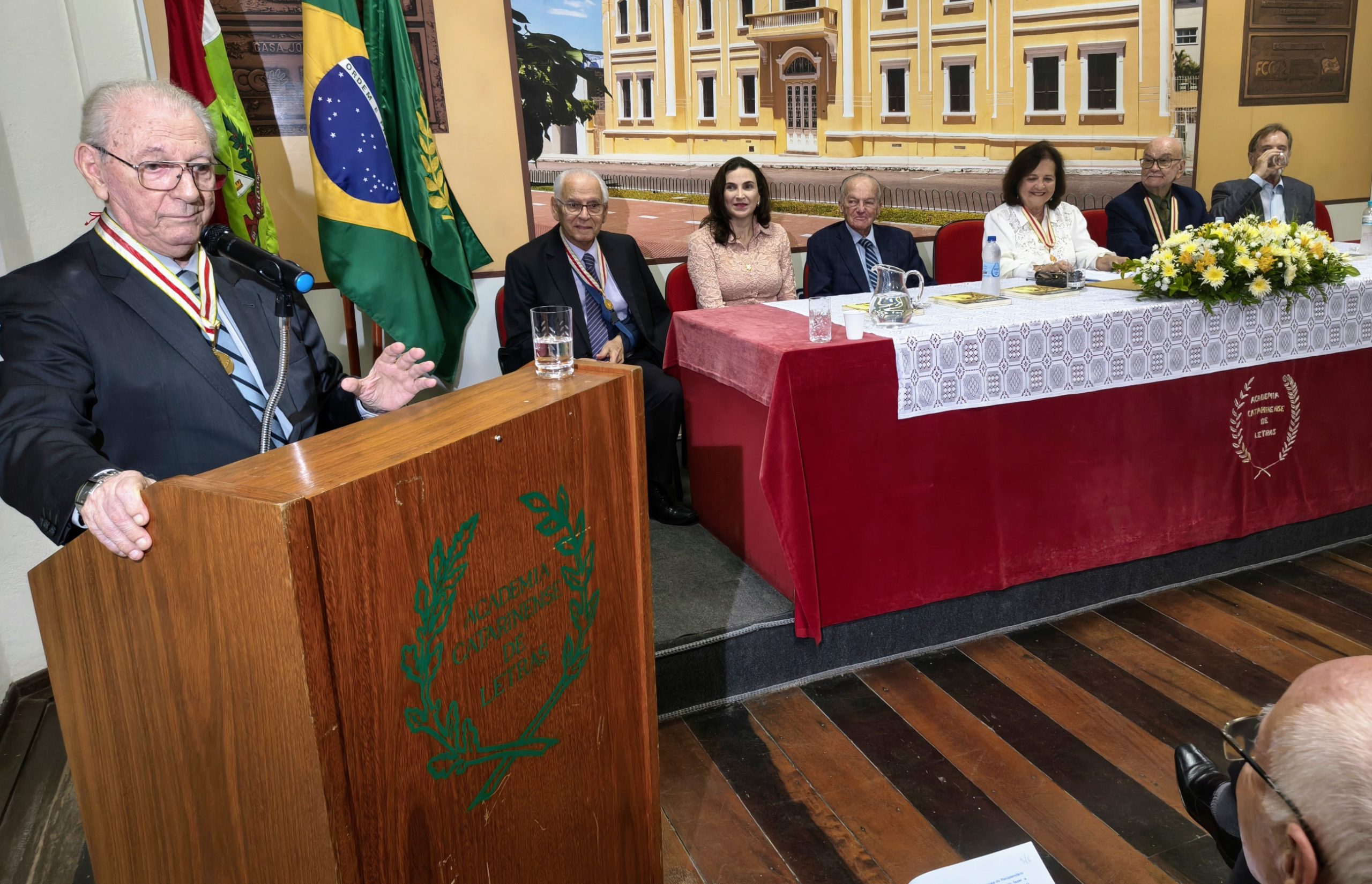 CRM-SC prestigia posse do médico Murillo Capella na Academia Catarinense de Letras